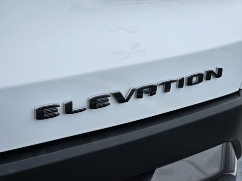Used 2025 GMC Terrain Elevation image 17