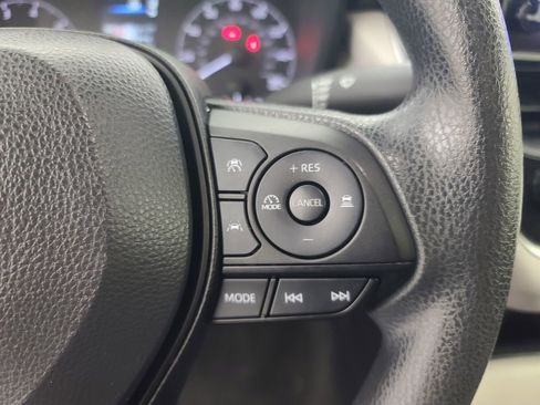 Used 2023 Toyota Corolla LE image 31