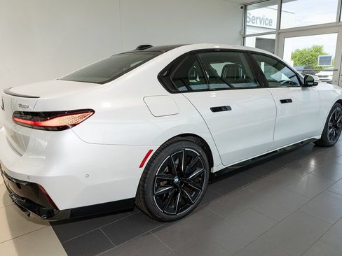 Used 2023 BMW 760i xDrive w/ Executive Package AWD/4WD image 16