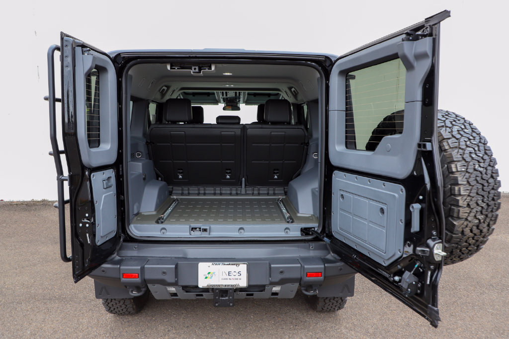 Used 2025 INEOS Grenadier Station Wagon AWD/4WD image 36