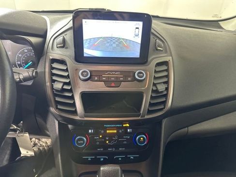 Used 2020 Ford Transit Connect XLT image 22