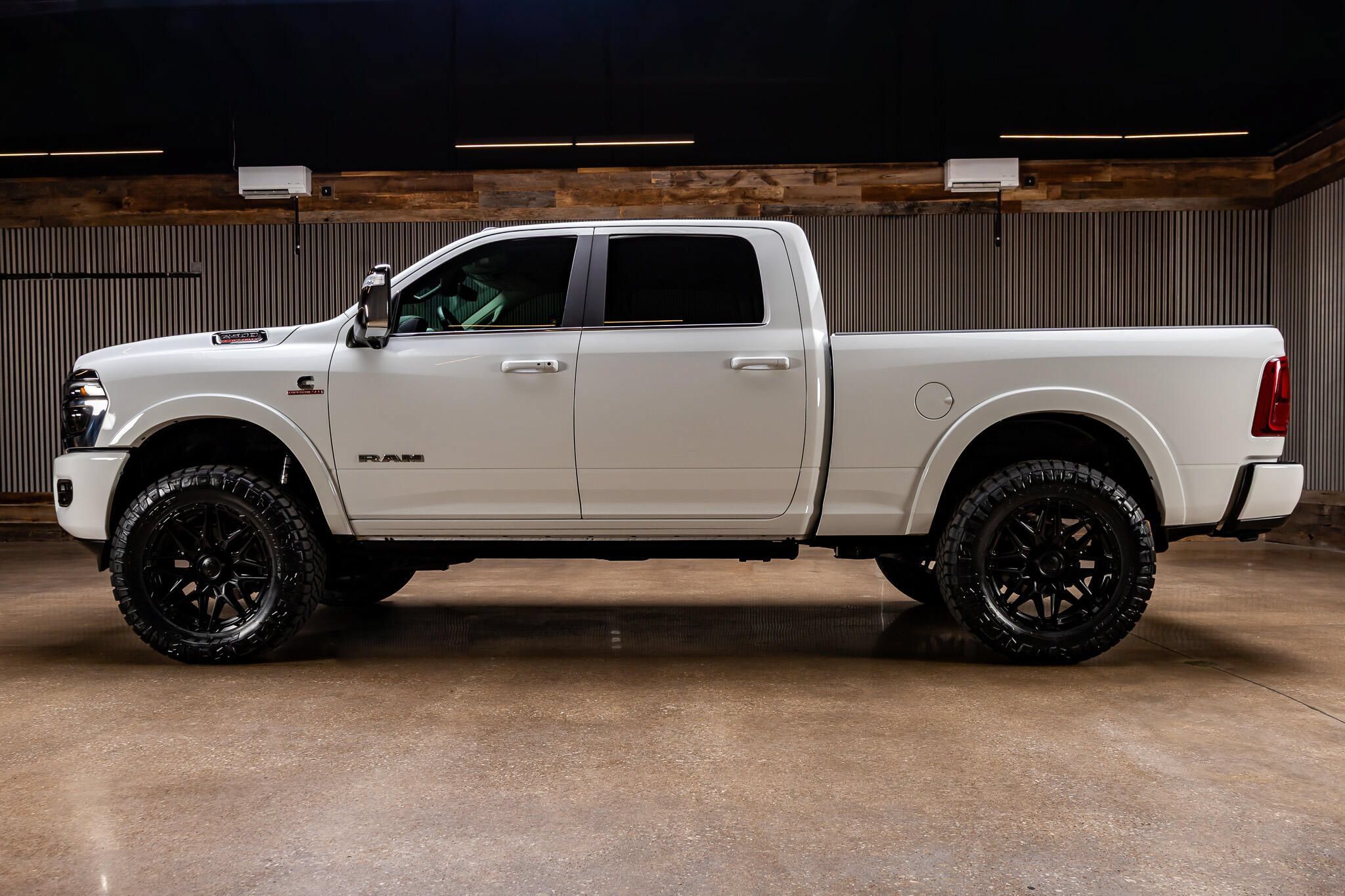 Used 2026 RAM 2500 Limited AWD/4WD image 6