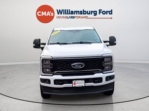 Used 2023 Ford F250 XLT w/ XLT Premium Package AWD/4WD image 8