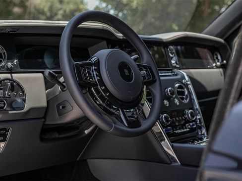 New 2025 Rolls-Royce Cullinan image 19