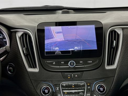 Used 2022 Chevrolet Malibu LT FWD image 14
