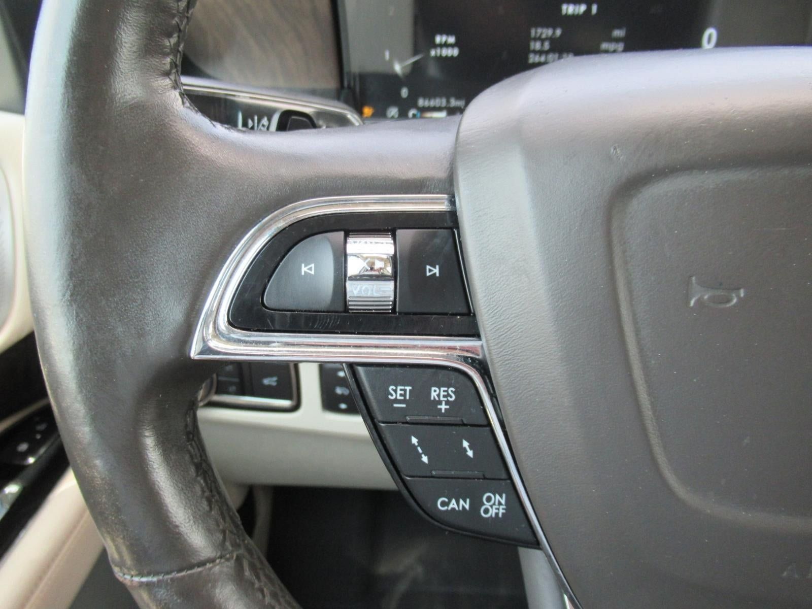 Used 2019 Lincoln Navigator Reserve AWD/4WD image 25
