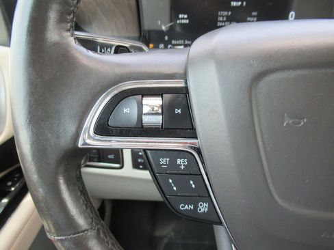Used 2019 Lincoln Navigator Reserve AWD/4WD image 25