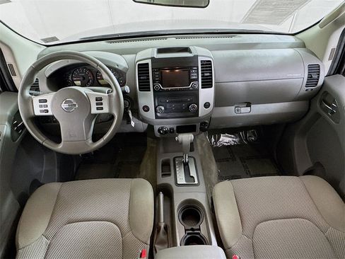 Used 2018 Nissan Frontier SV image 29