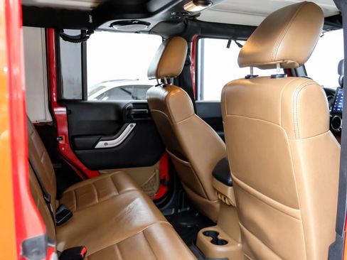 Used 2012 Jeep Wrangler Unlimited Sahara w/ Connectivity Group image 35