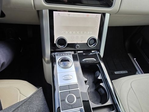 Used 2020 Land Rover Range Rover HSE image 10