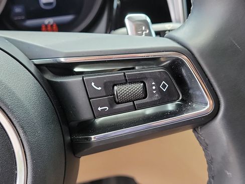 Certified 2023 Porsche Macan AWD/4WD image 38