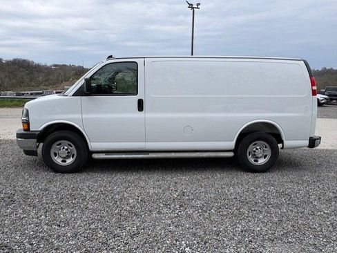 Used 2024 Chevrolet Express 2500 w/ Driver Convenience Package RWD image 7