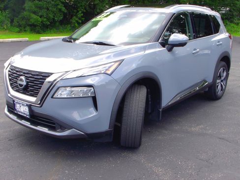 Used 2023 Nissan Rogue SL FWD image 3
