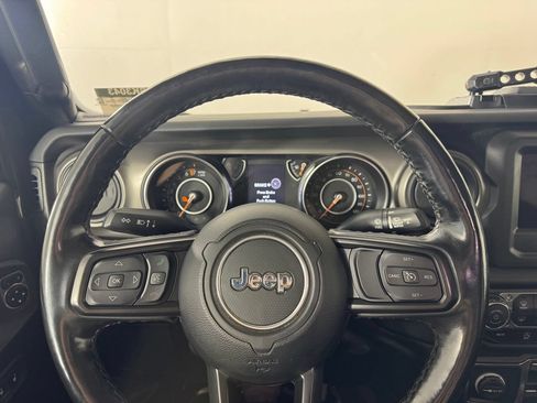Used 2022 Jeep Gladiator Sport AWD/4WD image 15