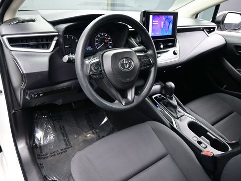 Used 2024 Toyota Corolla LE FWD image 12