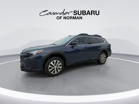 Used 2025 Subaru Outback Premium image 5