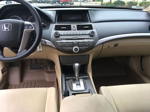 Used 2011 Honda Accord LX-P image 22