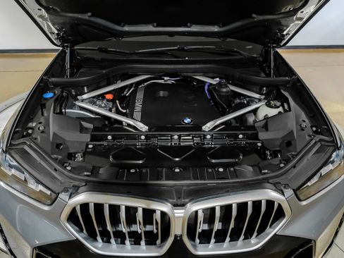 Used 2025 BMW X6 xDrive40i AWD/4WD image 53