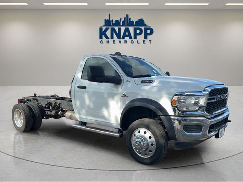 Used 2024 RAM 5500 Tradesman w/ Chrome Appearance Group RWD image 6