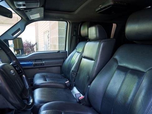 Used 2011 Ford F350 Lariat w/ Lariat Ultimate Pkg AWD/4WD image 34