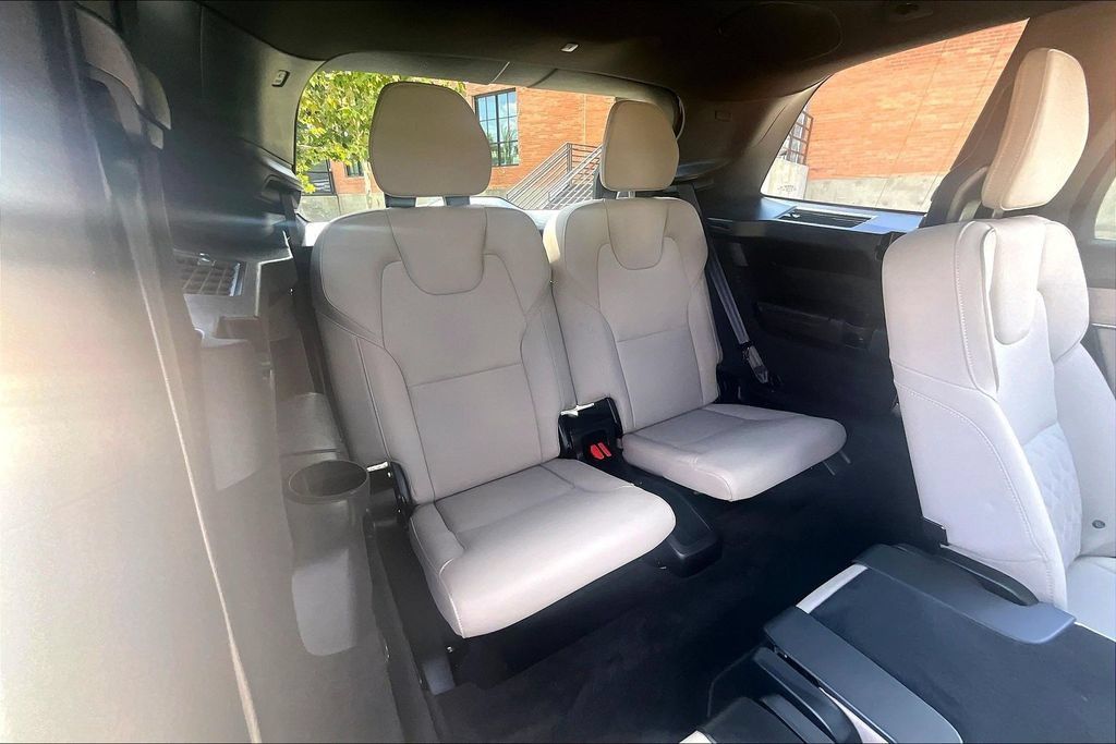 Certified 2026 Volvo XC90 B6 Plus AWD/4WD image 38