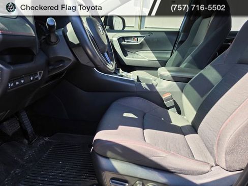 Used 2022 Toyota RAV4 SE w/ Weather & Moonroof Package image 9