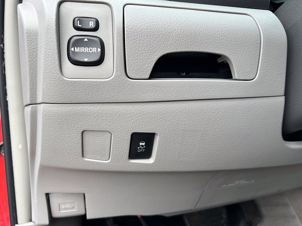 Used 2011 Toyota Camry LE FWD image 16
