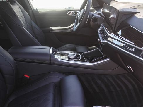 Used 2025 BMW X5 sDrive40i w/ M Sport Package RWD image 12