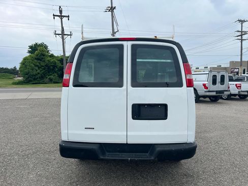 Used 2016 GMC Savana 2500 RWD image 4