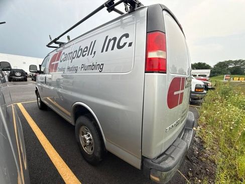 Used 2016 GMC Savana 2500 RWD image 3
