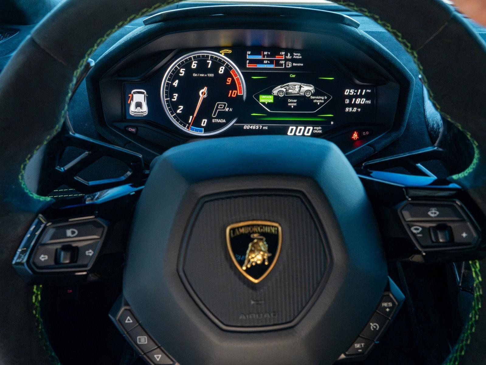 Used 2018 Lamborghini Huracan Performante AWD/4WD image 24
