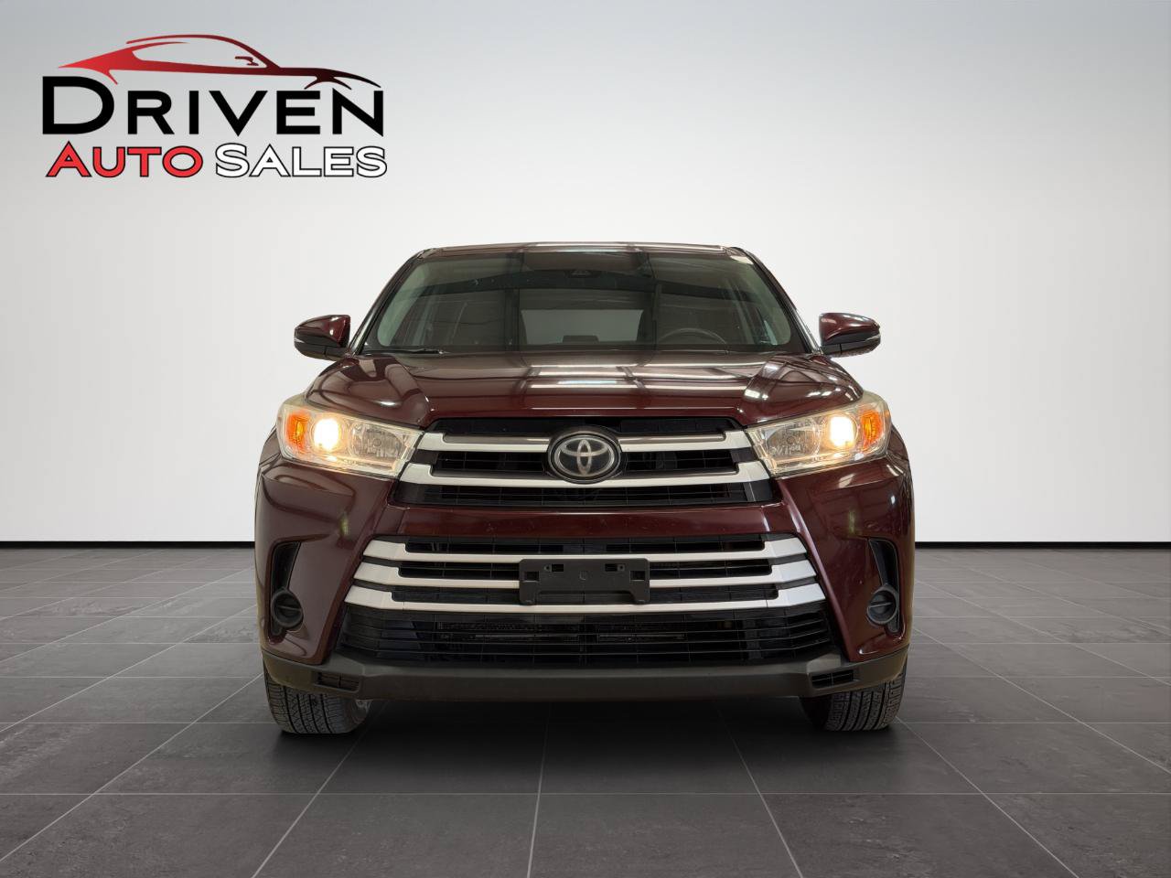 Used 2019 Toyota Highlander LE FWD image 9