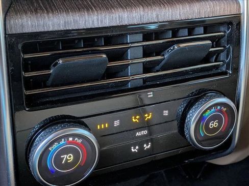 Used 2023 Land Rover Range Rover SE image 18