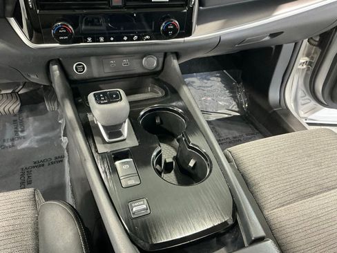 Used 2021 Nissan Rogue SV image 13