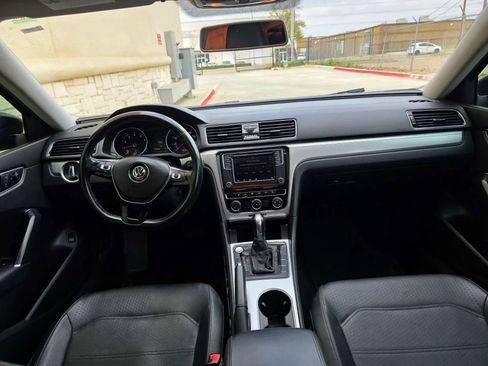 Used 2019 Volkswagen Passat 2.0T Wolfsburg w/ Wheels & Sunroof Package image 12