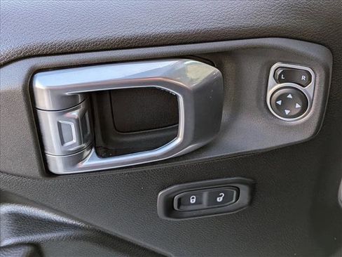 Used 2022 Jeep Wrangler Unlimited Rubicon w/ LED Lighting Group image 11