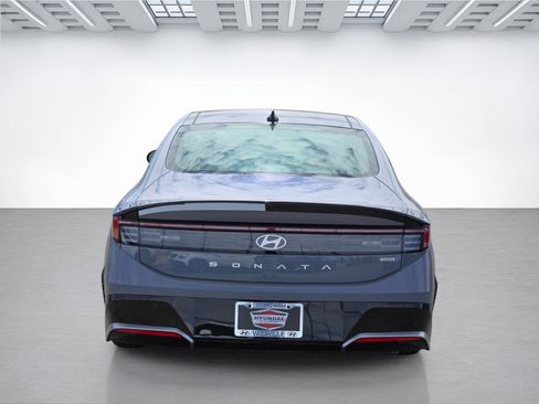 New 2026 Hyundai Sonata Limited FWD image 5