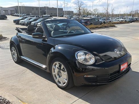 Used 2015 Volkswagen Beetle 1.8T FWD image 1