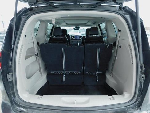 Used 2024 Chrysler Pacifica Limited image 34