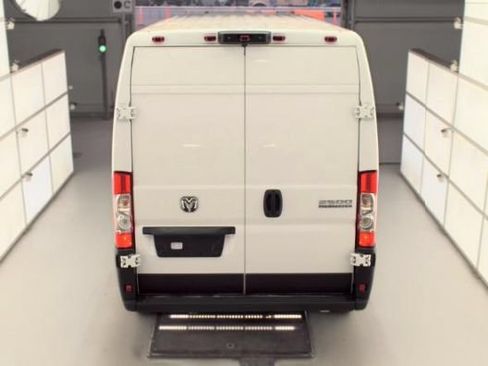 Used 2024 RAM ProMaster 2500 w/ Convenience Group FWD image 5