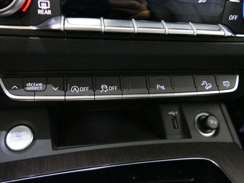 Used 2023 Audi Q5 2.0T Premium w/ Convenience Package AWD/4WD image 20