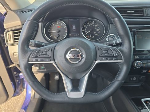 Used 2018 Nissan Rogue SV w/ Premium Package image 24