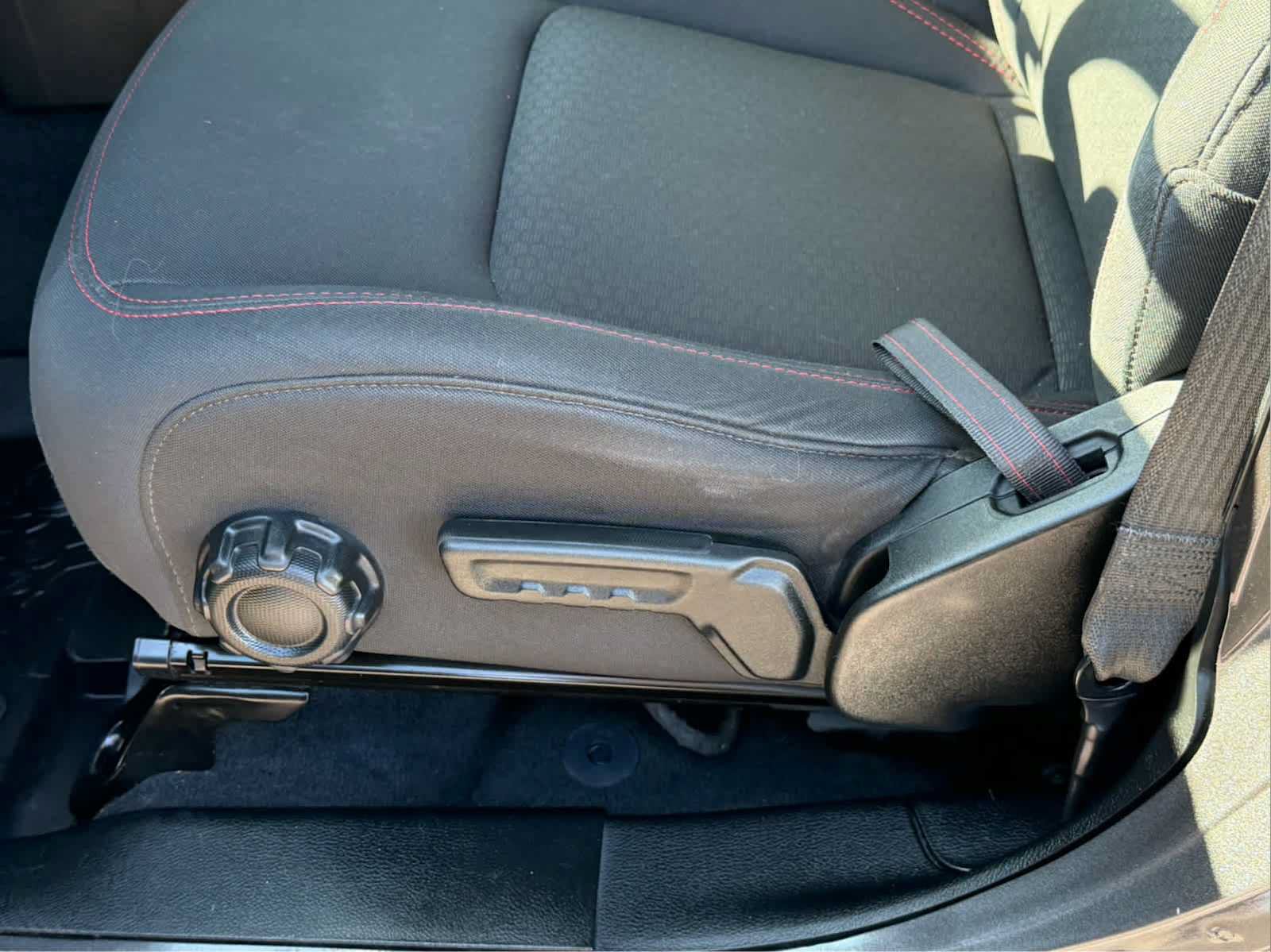 Used 2018 Jeep Wrangler Unlimited Rubicon AWD/4WD image 11