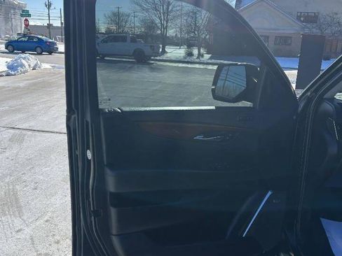 Used 2018 Cadillac Escalade Premium Luxury image 38