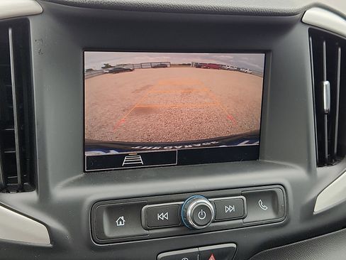 Used 2024 GMC Terrain SLE w/ Driver Convenience Package FWD image 15