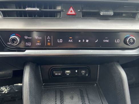 Used 2023 Kia Sportage EX image 15