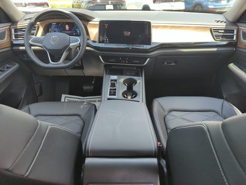 New 2026 Volkswagen Atlas SE FWD image 23