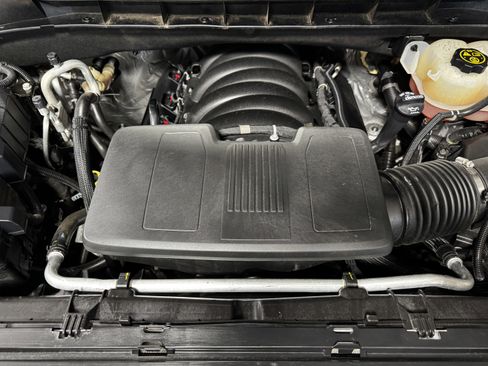 Used 2023 GMC Yukon SLT image 36