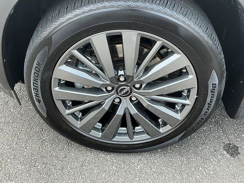 Certified 2025 Nissan Pathfinder SL w/ SL Premium Package FWD image 10