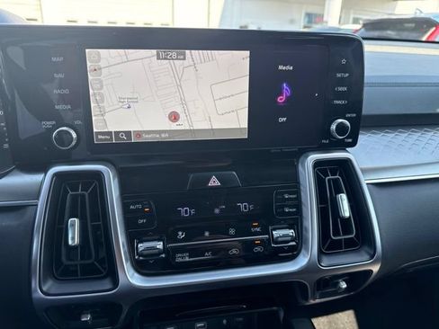 Certified 2023 Kia Sorento EX AWD/4WD image 23
